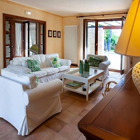 Spaziosa Villa Con Piscina E Giardino, Polignano A Mare Kültér fotó