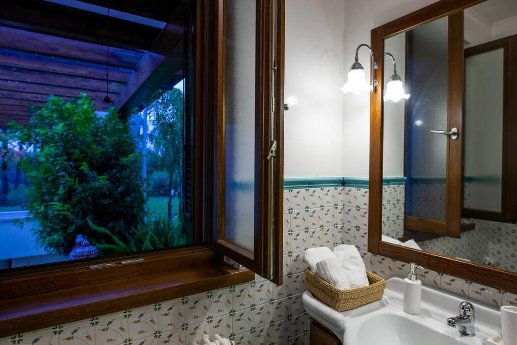 Spaziosa Villa Con Piscina E Giardino, Polignano A Mare Kültér fotó