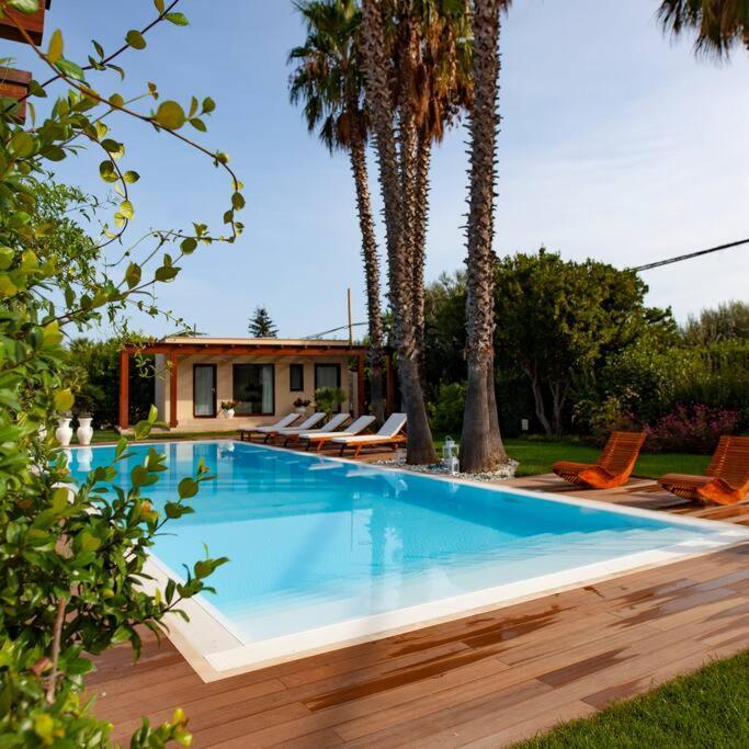 Spaziosa Villa Con Piscina E Giardino, Polignano A Mare Kültér fotó