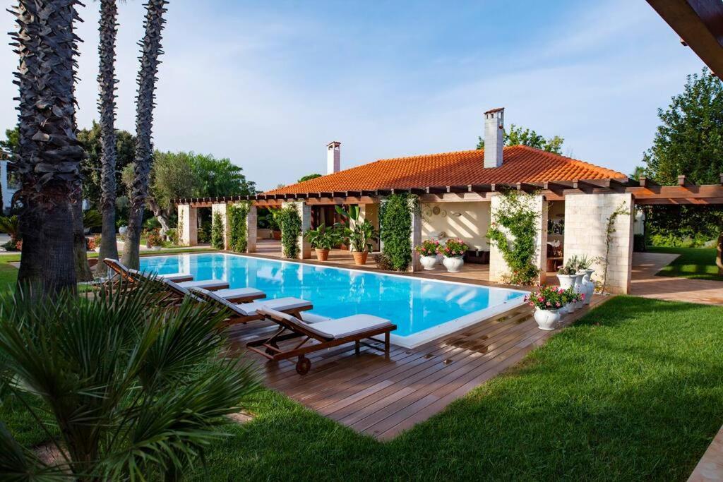 Spaziosa Villa Con Piscina E Giardino, Polignano A Mare Kültér fotó